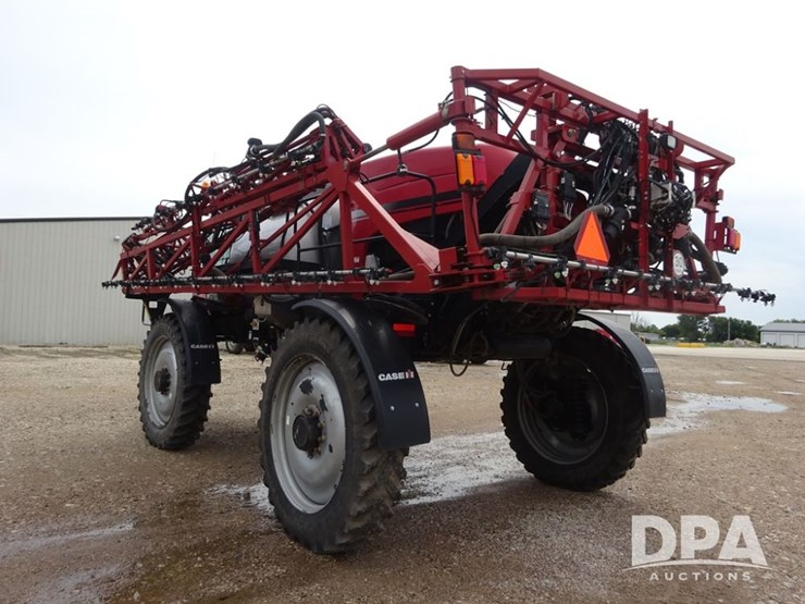 2015-case-ih-patriot-4440-image-32