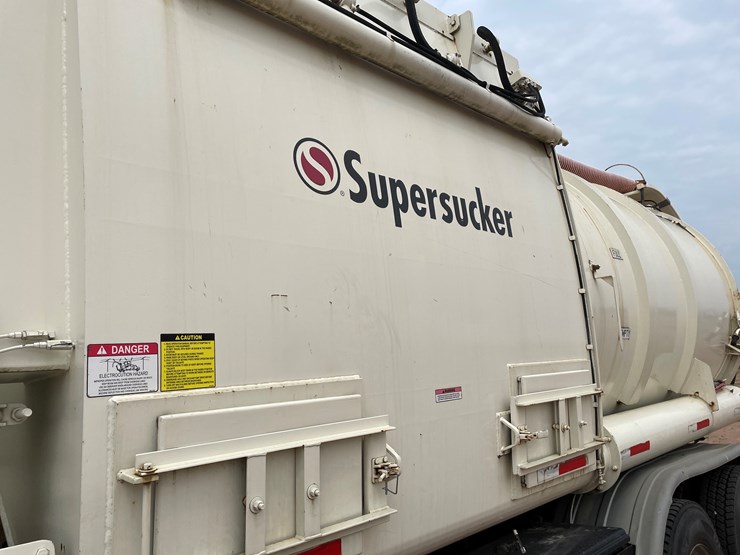 #4727-•-1998-ford-louisville-super-sucker-vac-truck-(wi-title-in-delay)-image-31