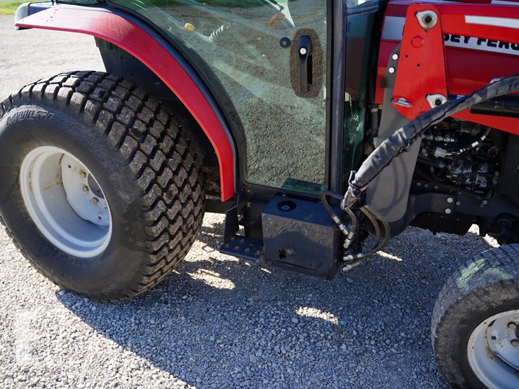 2014-massey-ferguson-1758-image-24