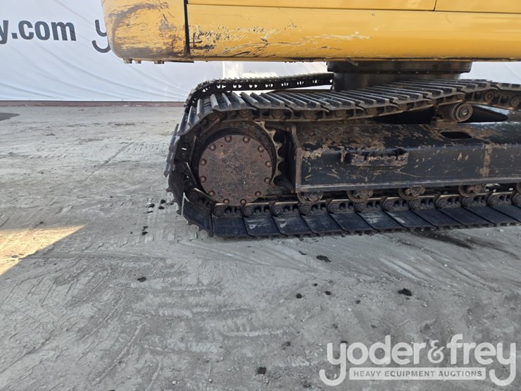 2022-deere-130g-image-26