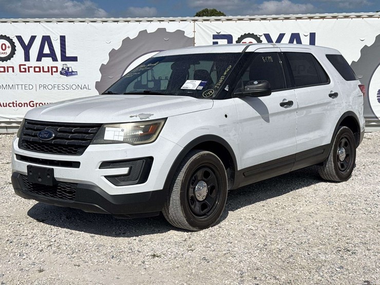 2016-ford-explorer-image-1