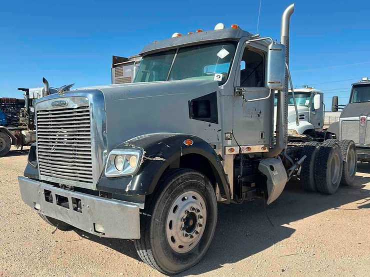 2013-freightliner-cornado-(inoperable)-image-1