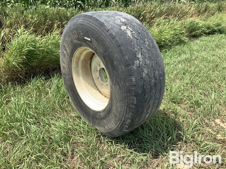 firestone-t839-radial-tire-&-rim-image-3