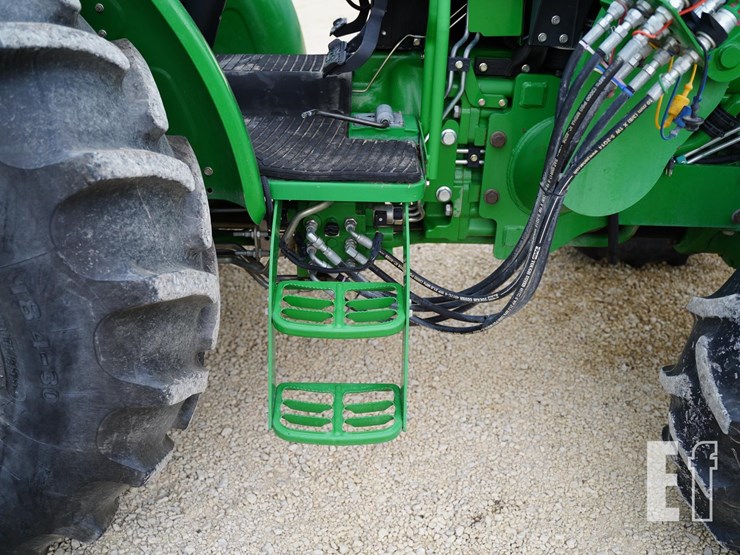 2013-john-deere-5100e-image-26