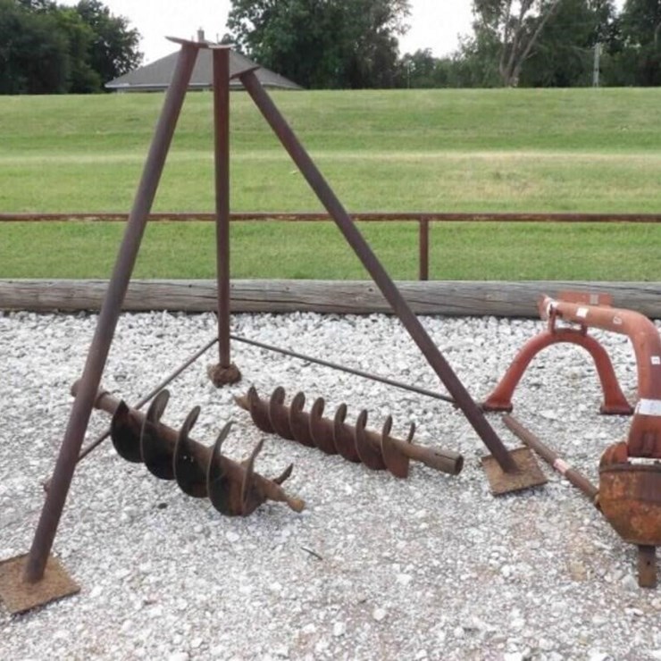Rhino 3pt Auger w/ 2 Augers