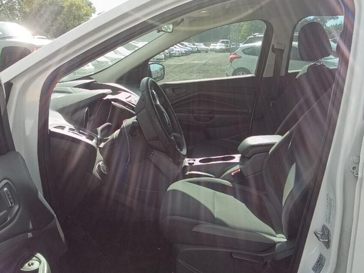 2015-ford-escape-image-4