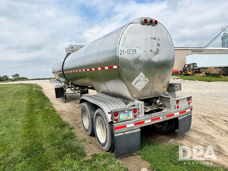 1984-fruehauf-tanker-image-9