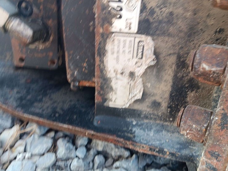 mb5570-concrete-breaker-mounted-for-bobcat-mini-excavator-image-4