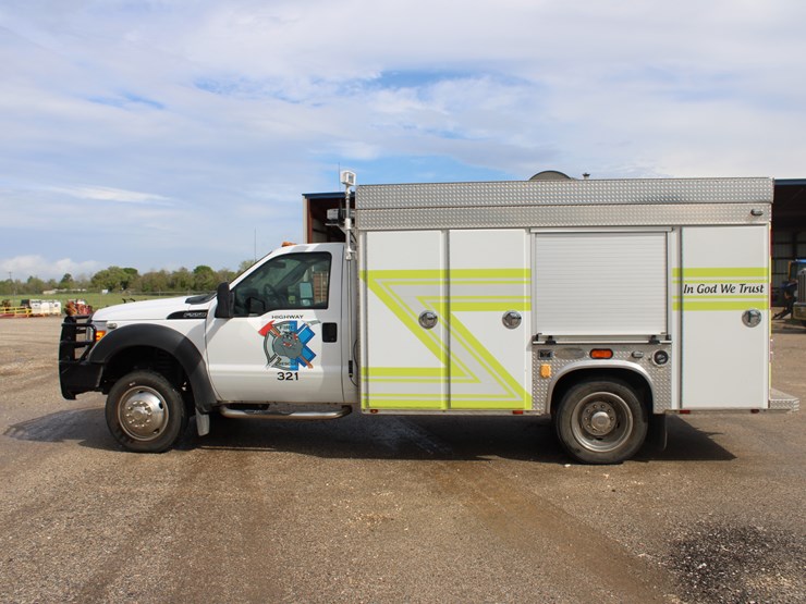 2011-ford-f550-image-1