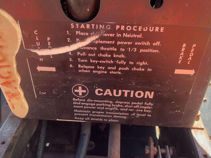 ariens-s14g-lawn-tractor-image-19
