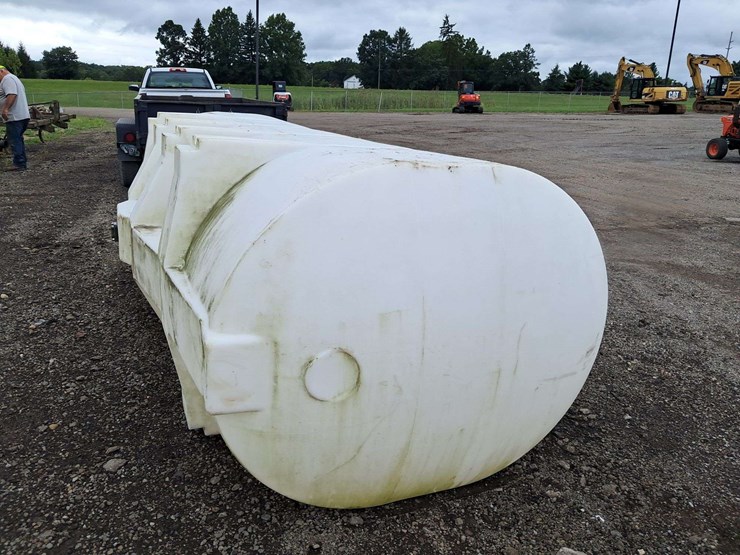 1200-gallon-poly-tank-image-4