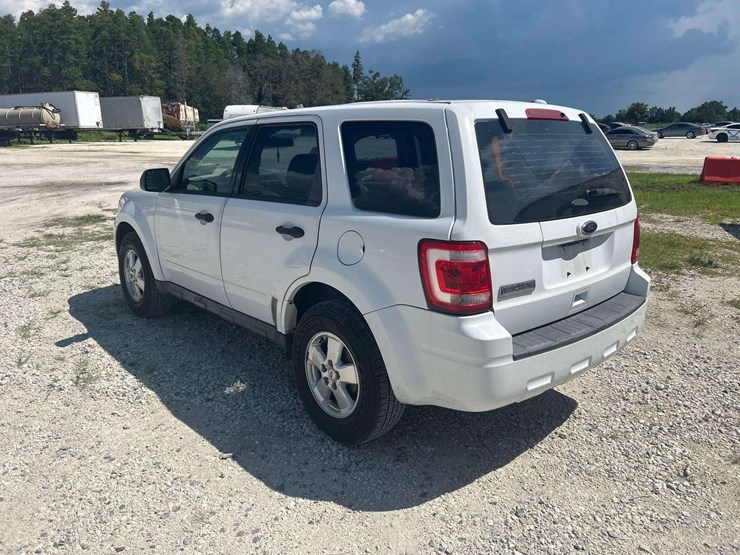 2012-ford-escape-xls-image-4