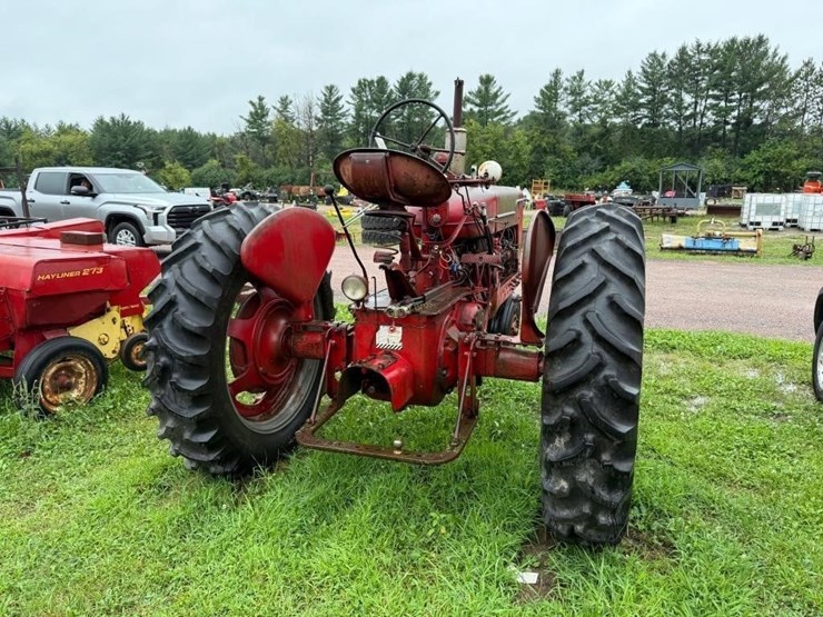 farmall-m-tractor-image-6