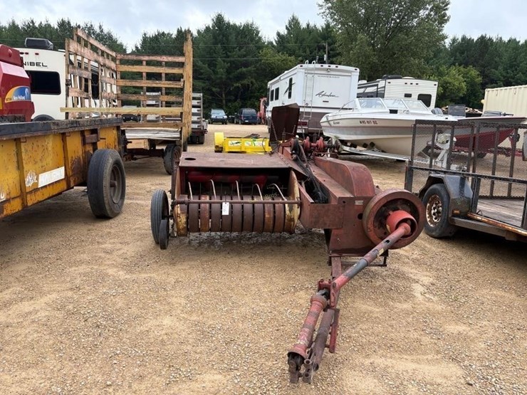 new-holland-super-66-image-2