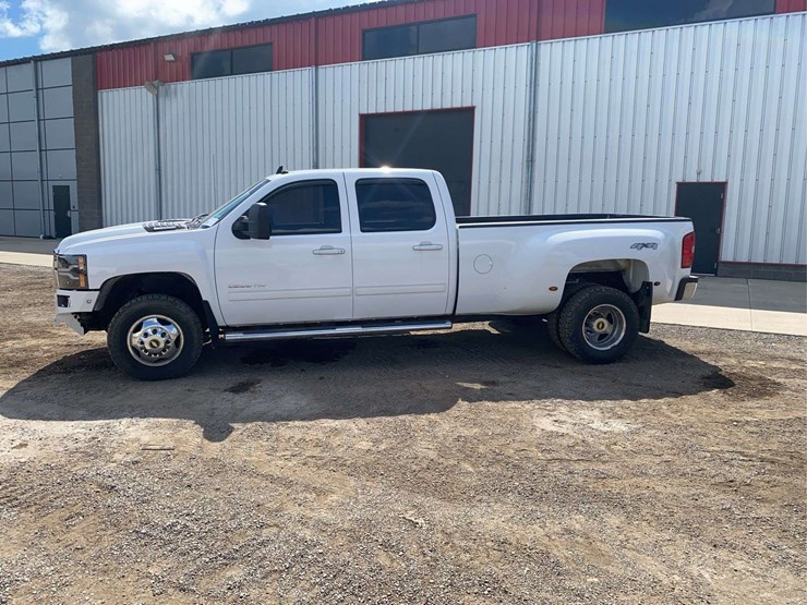 2012-chevrolet-3500-image-1