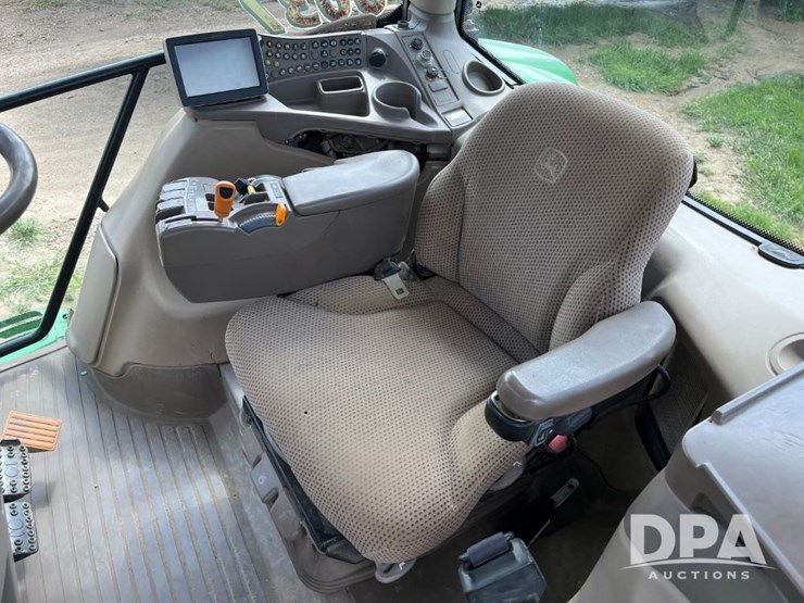 2014-john-deere-6140r-image-43