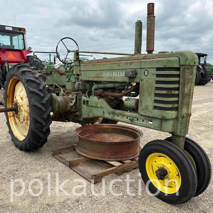 JOHN DEERE B