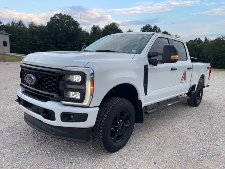 2023-ford-f250-image-2