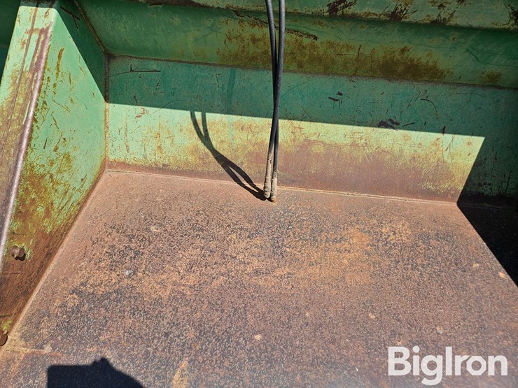 gnuse-3-pt-12'-wide-hydraulic-dump-bucket-image-10