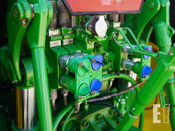 2013-john-deere-6125m-image-6