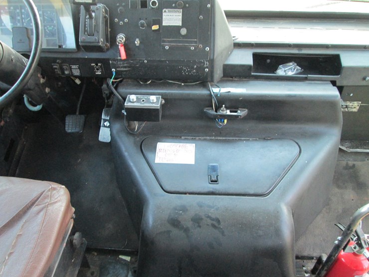 #18-•-#26806-•-1997-international-s/a-bus-1hvbdabk5vh469332-image-45