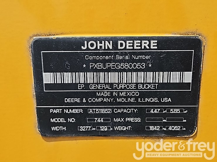 john-deere-744-image-11
