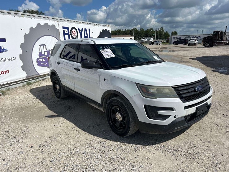 2016-ford-explorer-image-2