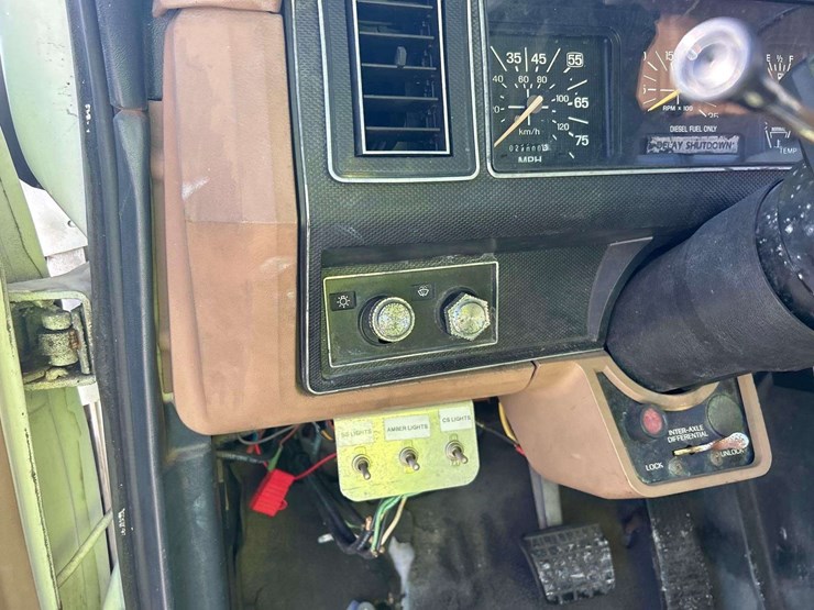 1989-ford-ft900-image-12