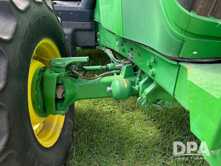 2014-john-deere-6140r-image-23