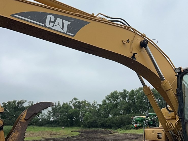 caterpillar-320-image-20