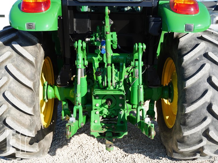 2017-john-deere-5090r-image-28