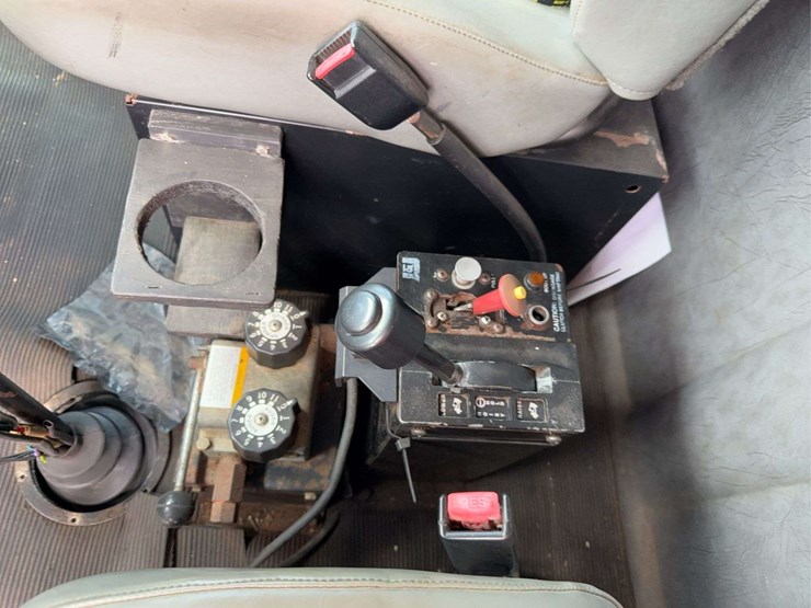 2001-kenworth-t300-image-47