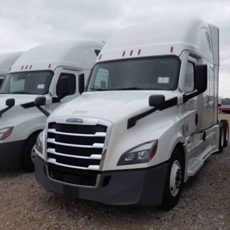 2022 FREIGHTLINER CASCADIA 126