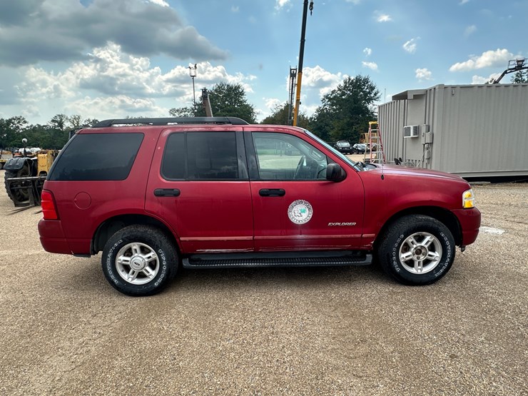 2005-ford-explorer-image-7