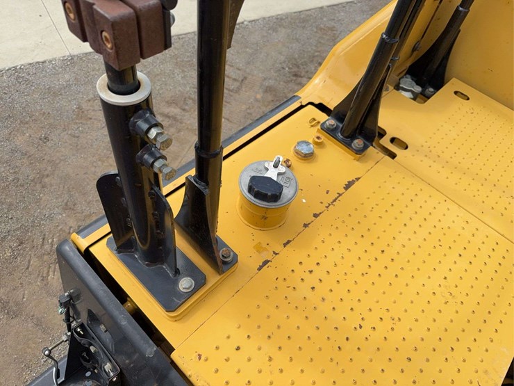 2013-caterpillar-329el-image-34