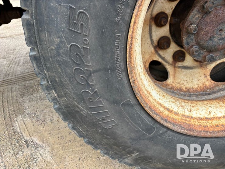 2013-international-durastar-4400-image-55