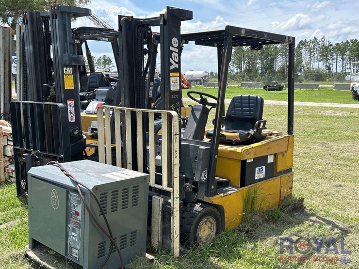 yale-3,500lb-electric-forklift-image-1