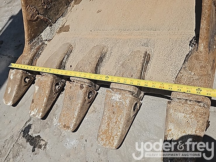 2019-deere-210g-image-23