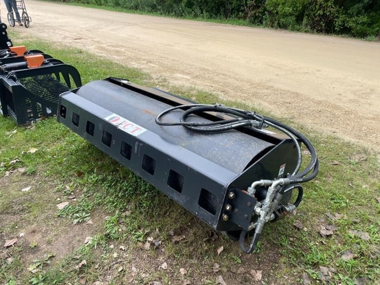new-jct-skidsteer-roller-image-3
