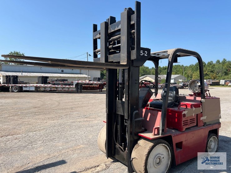cat-15000#-model-150d5-propane-forklift.-forks:-5'-long-by-6"-wide-by-2-1/2"-thick.-lifting-height-image-1