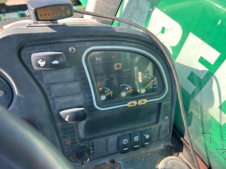 jcb-525-image-17