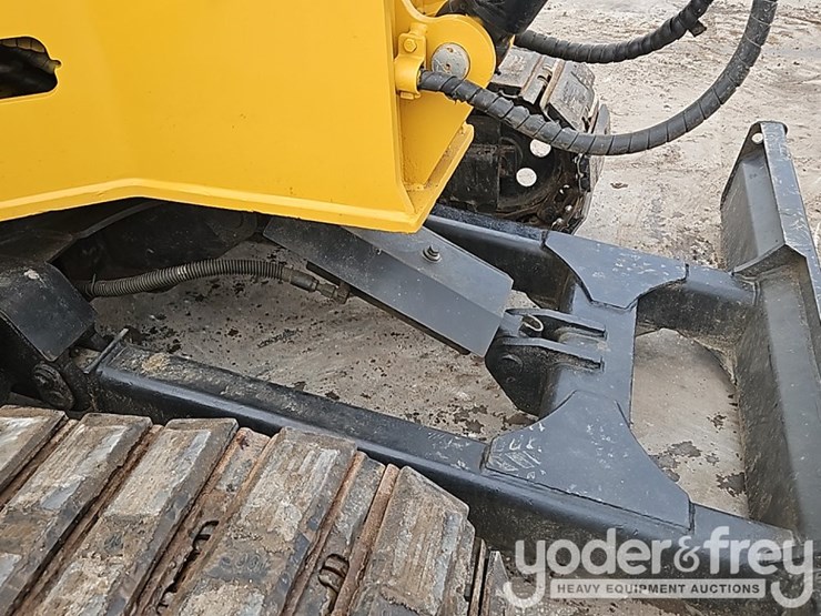 2022-caterpillar-305.5-image-13