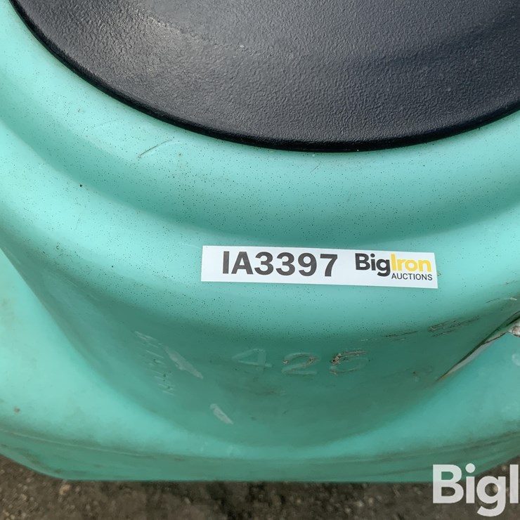 425-Gal Plastic Water Tank