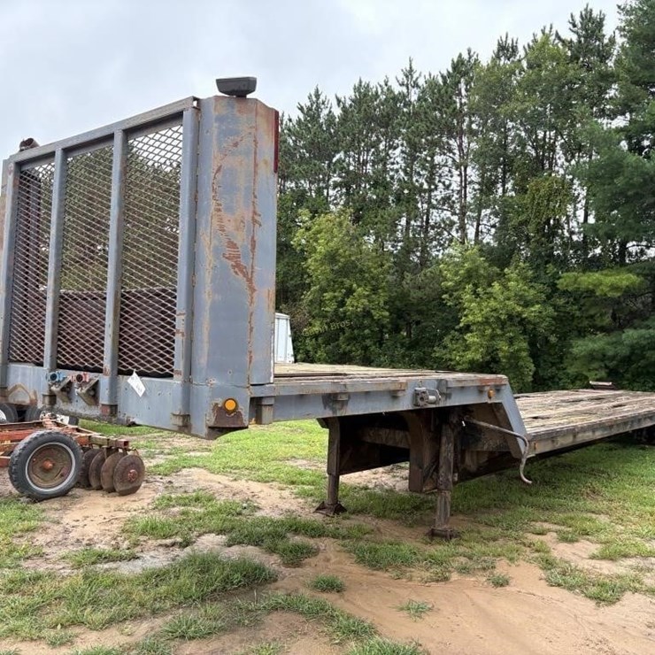 1981 STOUGHTON TRAILER