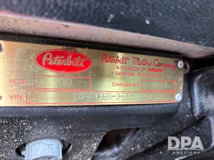 2002-peterbilt-379-image-75