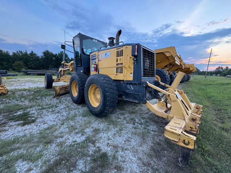 2012-komatsu-gd655-5-image-7