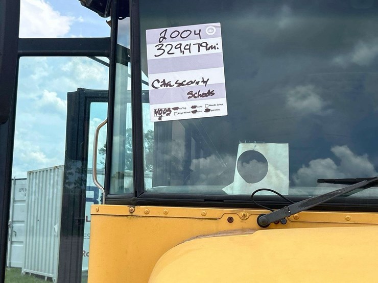 2004-ic-corporation-3000ic-school-bus-image-21