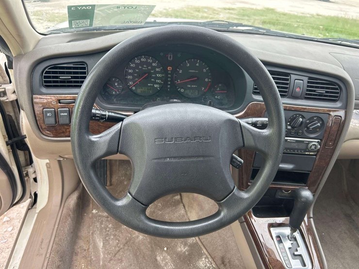 2001-subaru-outback-awd-suv-image-11