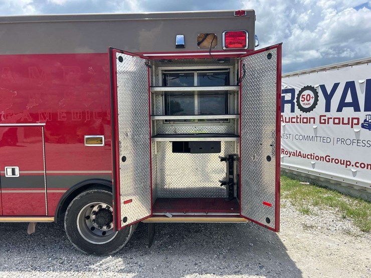2009-freightliner-m2-106-medtec-ambulance-image-21