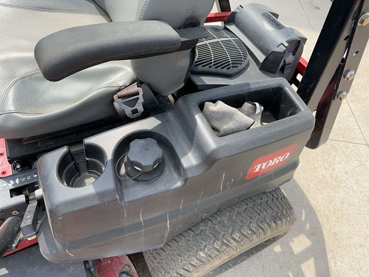 toro-titan-mx5400-zero-turn-mower-image-15